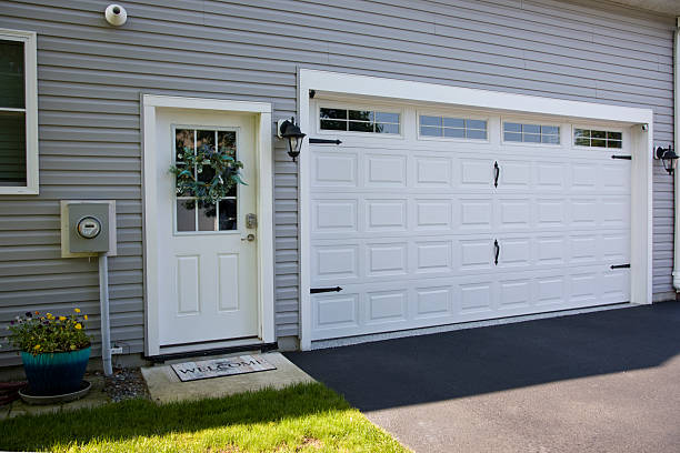 24/7 Emergency Garage Door Panel Replacement experts in East Glenville, NY